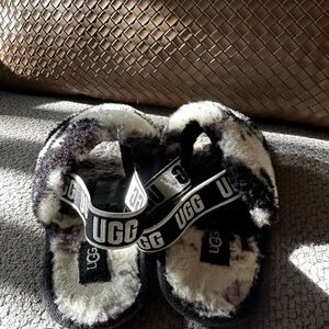 UGG Monochrome Fluffy Slippers